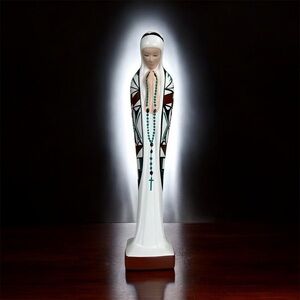 Native American Hand Painted‎ Virgin Mary Ceramic Figurine Artist Signed Figure